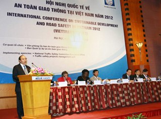 Quyết tâm thực hiện kiềm chế tai nạn giao thông
